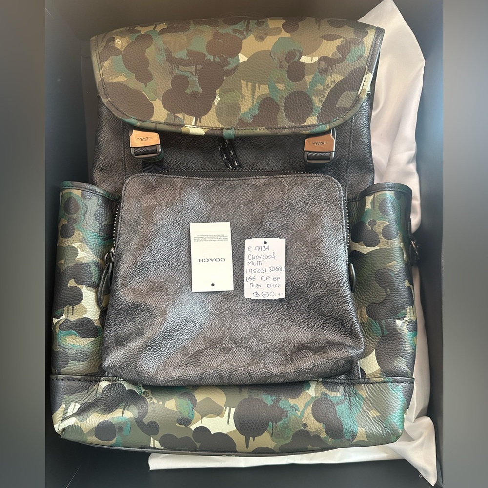 COACH BACKPACK LARGE SIGNATURE FLAP